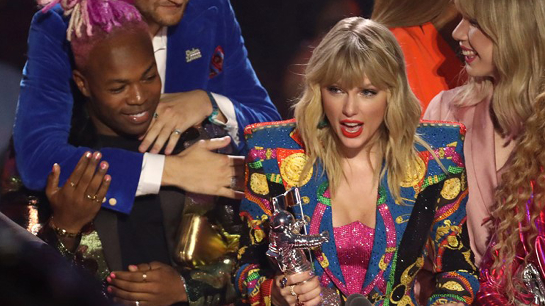 Taylor Swift Uses the VMAs to Promote the Equality Act