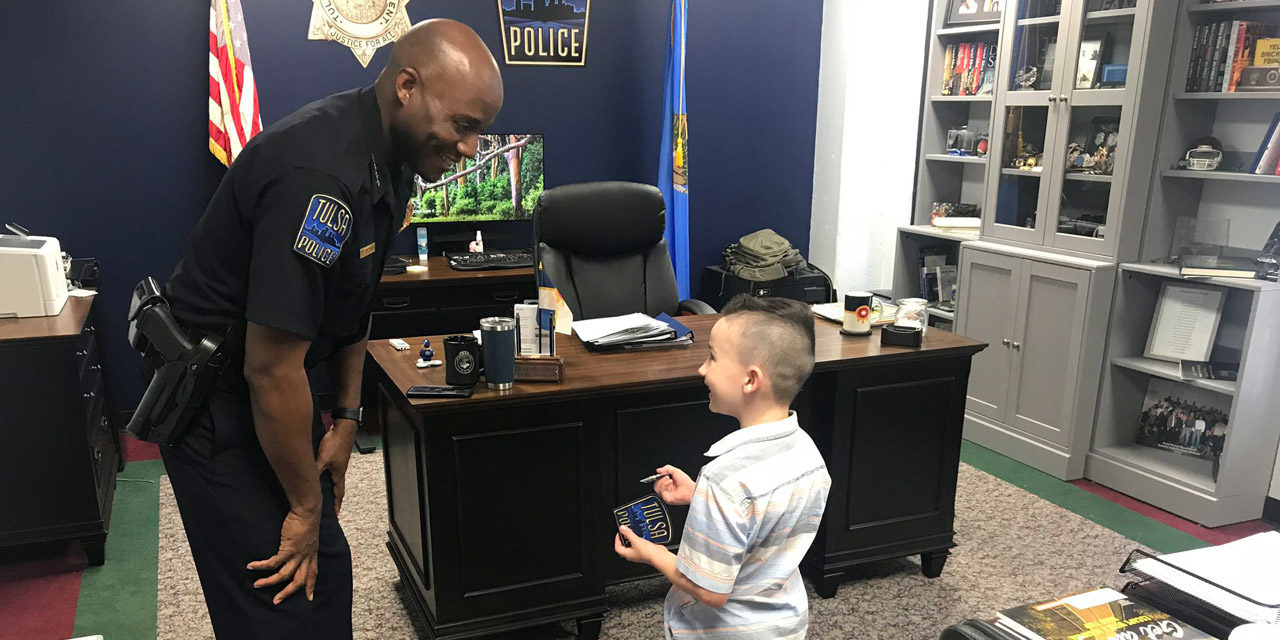 7-Year-Old Boy Kneels Down and Prays for Tulsa Police Officers