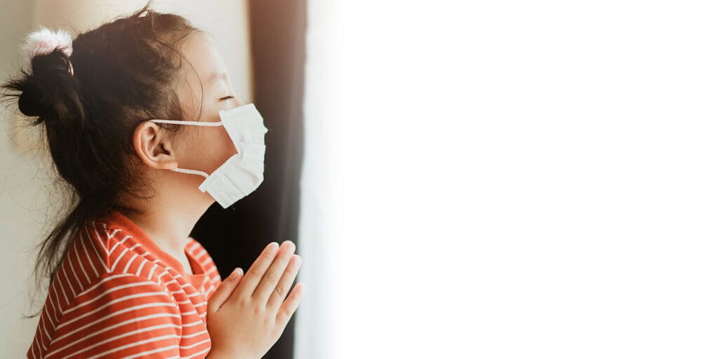 Little girl praying
