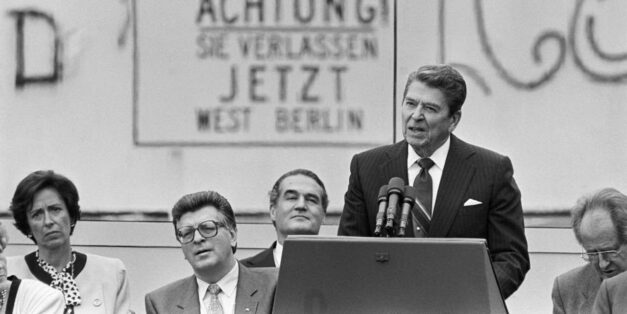 Ronald Reagan at the Berlin Wall|Berlin wall